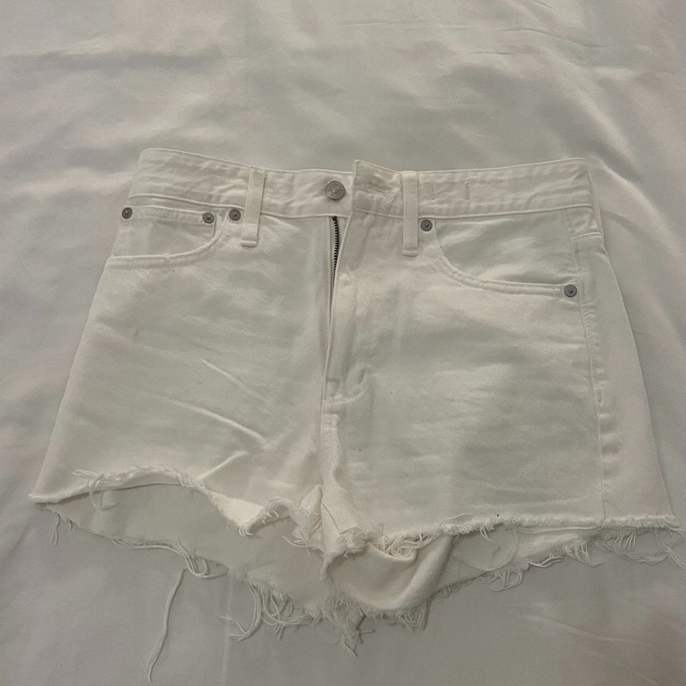 Madewell - Relaxed Denim Shorts in White - Size 25